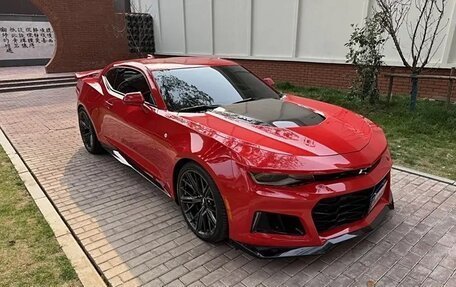 Chevrolet Camaro VI, 2017 год, 30 315 000 рублей, 2 фотография