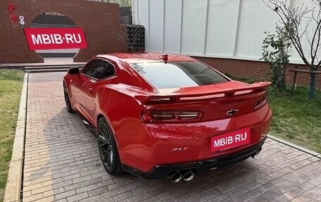 Chevrolet Camaro VI, 2017 год, 30 315 000 рублей, 3 фотография