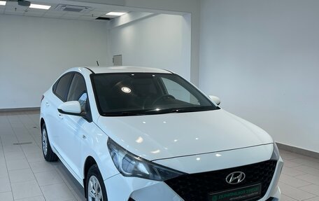 Hyundai Solaris II рестайлинг, 2020 год, 1 590 000 рублей, 3 фотография