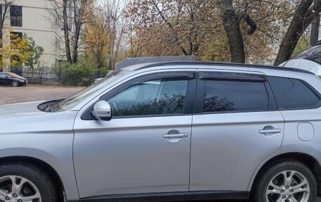 Mitsubishi Outlander III рестайлинг 3, 2012 год, 1 400 000 рублей, 14 фотография