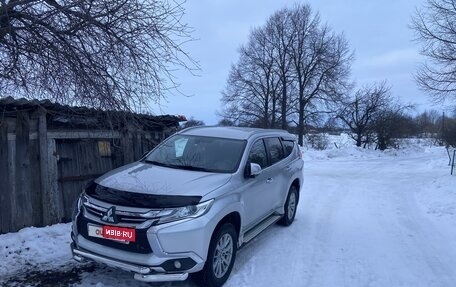 Mitsubishi Pajero Sport III рестайлинг, 2017 год, 2 650 000 рублей, 14 фотография