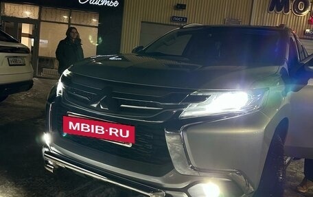 Mitsubishi Pajero Sport III рестайлинг, 2017 год, 2 650 000 рублей, 8 фотография