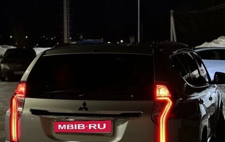 Mitsubishi Pajero Sport III рестайлинг, 2017 год, 2 650 000 рублей, 11 фотография