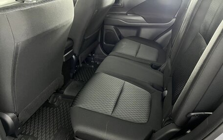 Mitsubishi Outlander III рестайлинг 3, 2013 год, 1 830 000 рублей, 10 фотография