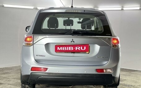 Mitsubishi Outlander III рестайлинг 3, 2013 год, 1 830 000 рублей, 7 фотография