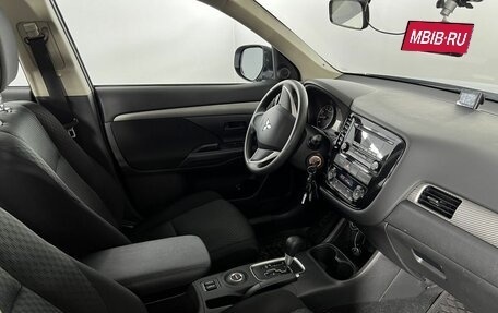 Mitsubishi Outlander III рестайлинг 3, 2013 год, 1 830 000 рублей, 9 фотография