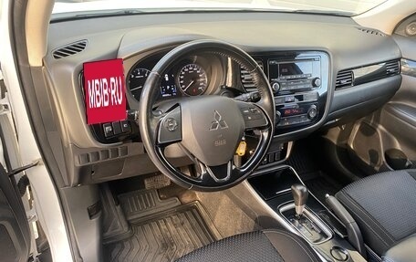 Mitsubishi Outlander III рестайлинг 3, 2018 год, 2 179 000 рублей, 9 фотография