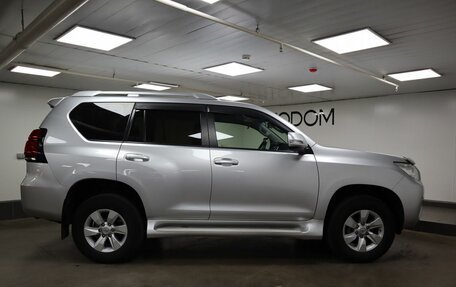 Toyota Land Cruiser Prado 150 рестайлинг 2, 2020 год, 5 400 000 рублей, 6 фотография