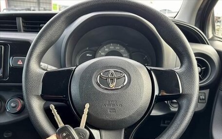 Toyota Vitz, 2017 год, 713 555 рублей, 10 фотография