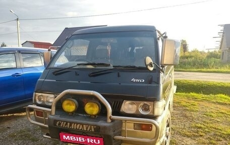 Mitsubishi Delica III, 1991 год, 750 000 рублей, 1 фотография