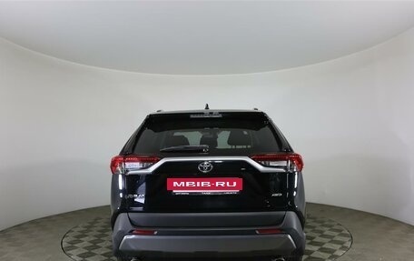 Toyota RAV4, 2021 год, 3 817 000 рублей, 6 фотография