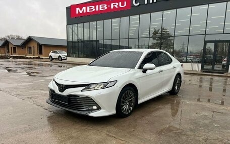 Toyota Camry, 2019 год, 2 980 000 рублей, 4 фотография