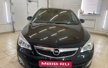 Opel Astra J, 2010 год, 837 000 рублей, 2 фотография