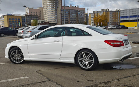 Mercedes-Benz E-Класс, 2012 год, 1 790 000 рублей, 8 фотография