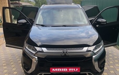 Mitsubishi Outlander III рестайлинг 3, 2019 год, 2 500 000 рублей, 1 фотография