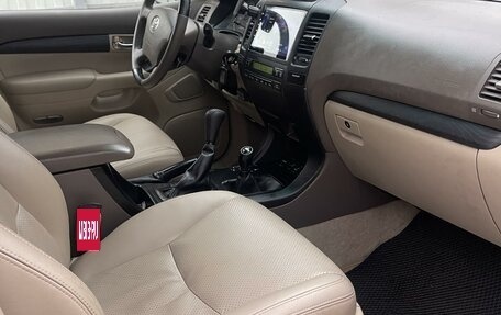 Toyota Land Cruiser Prado 120 рестайлинг, 2007 год, 2 800 000 рублей, 18 фотография