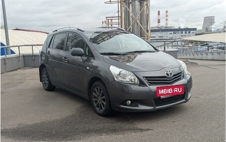 Toyota Verso I, 2011 год, 895 000 рублей, 4 фотография