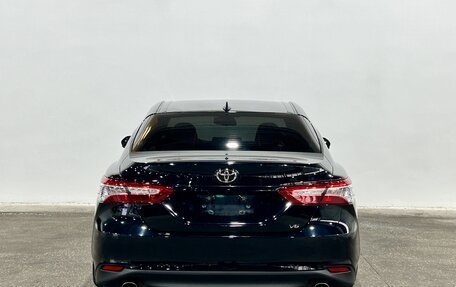 Toyota Camry, 2018 год, 3 192 000 рублей, 6 фотография