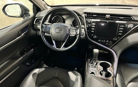 Toyota Camry, 2018 год, 3 192 000 рублей, 16 фотография