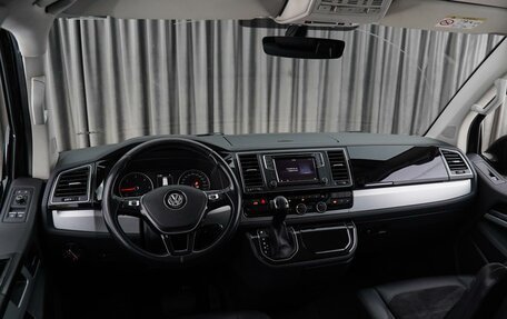 Volkswagen Multivan T6 рестайлинг, 2016 год, 3 799 000 рублей, 6 фотография