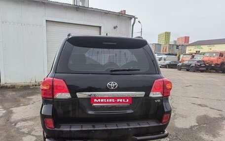 Toyota Land Cruiser 200, 2014 год, 3 000 000 рублей, 2 фотография