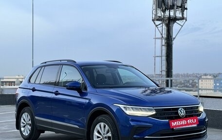 Volkswagen Tiguan II, 2021 год, 2 900 000 рублей, 3 фотография