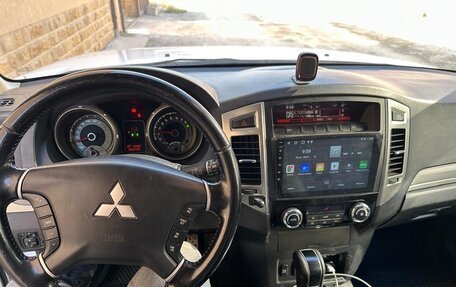 Mitsubishi Pajero IV, 2014 год, 2 699 999 рублей, 11 фотография