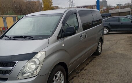 Hyundai H-1 II рестайлинг, 2010 год, 1 230 000 рублей, 2 фотография