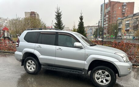 Toyota Land Cruiser Prado 120 рестайлинг, 2003 год, 2 300 000 рублей, 6 фотография