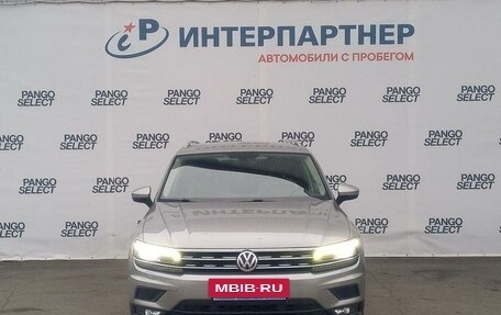 Volkswagen Tiguan II, 2018 год, 2 375 000 рублей, 2 фотография