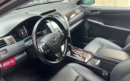 Toyota Camry, 2017 год, 2 300 000 рублей, 6 фотография