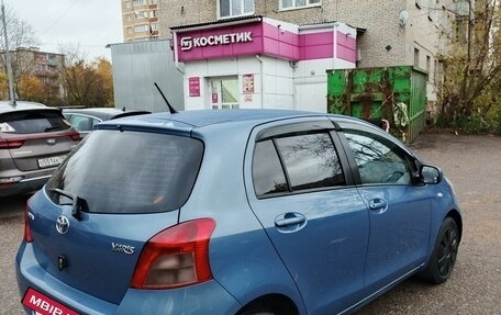 Toyota Yaris III рестайлинг, 2008 год, 690 000 рублей, 2 фотография