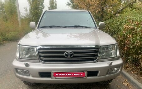 Toyota Land Cruiser 100 рестайлинг 2, 2003 год, 2 350 000 рублей, 2 фотография