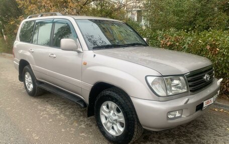 Toyota Land Cruiser 100 рестайлинг 2, 2003 год, 2 350 000 рублей, 3 фотография