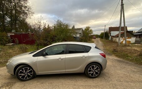 Opel Astra J, 2011 год, 745 000 рублей, 3 фотография