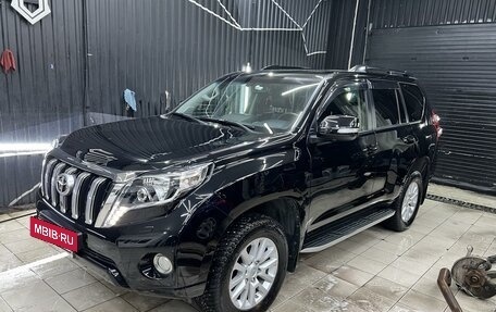 Toyota Land Cruiser Prado 150 рестайлинг 2, 2017 год, 4 800 000 рублей, 10 фотография