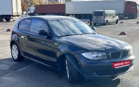 BMW 1 серия, 2009 год, 680 000 рублей, 12 фотография