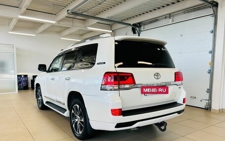 Toyota Land Cruiser 200, 2017 год, 7 799 000 рублей, 4 фотография