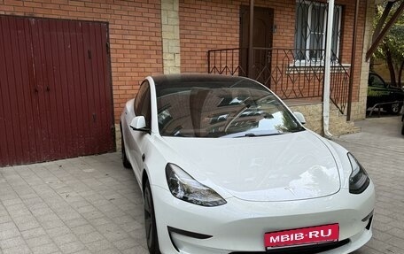 Tesla Model 3 I, 2021 год, 3 990 000 рублей, 1 фотография