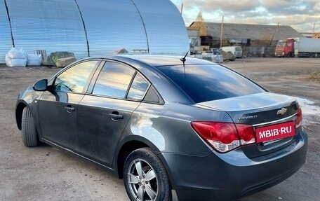 Chevrolet Cruze II, 2011 год, 720 000 рублей, 3 фотография