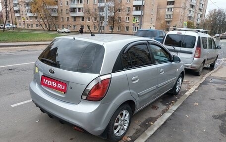 KIA Rio II, 2010 год, 650 000 рублей, 1 фотография