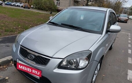 KIA Rio II, 2010 год, 650 000 рублей, 3 фотография