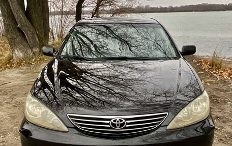 Toyota Camry V40, 2004 год, 1 050 000 рублей, 1 фотография