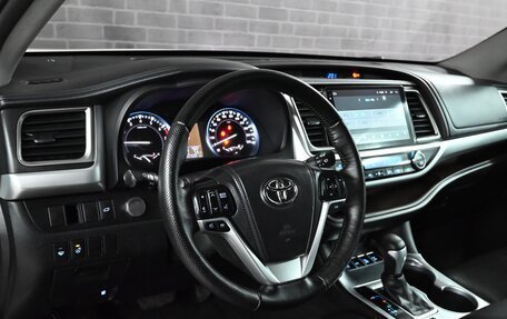 Toyota Highlander III, 2014 год, 3 550 000 рублей, 14 фотография