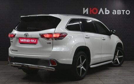 Toyota Highlander III, 2014 год, 3 550 000 рублей, 7 фотография