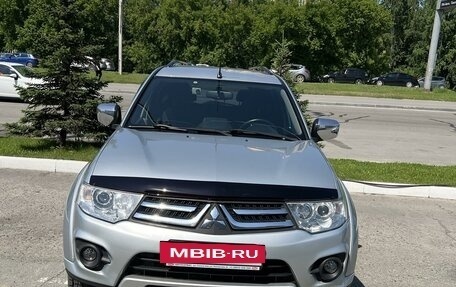 Mitsubishi Pajero Sport II рестайлинг, 2015 год, 2 380 000 рублей, 2 фотография