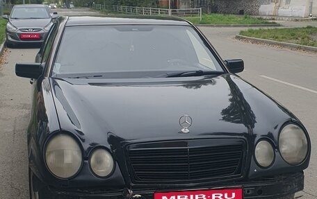 Mercedes-Benz E-Класс, 1996 год, 299 000 рублей, 1 фотография