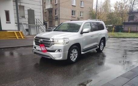 Toyota Land Cruiser 200, 2015 год, 5 695 000 рублей, 2 фотография