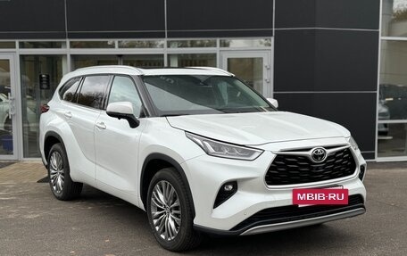 Toyota Highlander, 2024 год, 7 450 000 рублей, 3 фотография