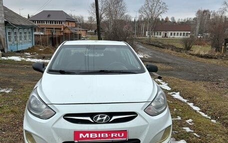 Hyundai Solaris II рестайлинг, 2013 год, 550 000 рублей, 1 фотография